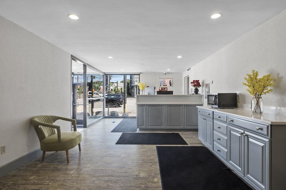 מלון Super 8 By Wyndham Watertown/Cambridge/Boston Area מראה חיצוני תמונה