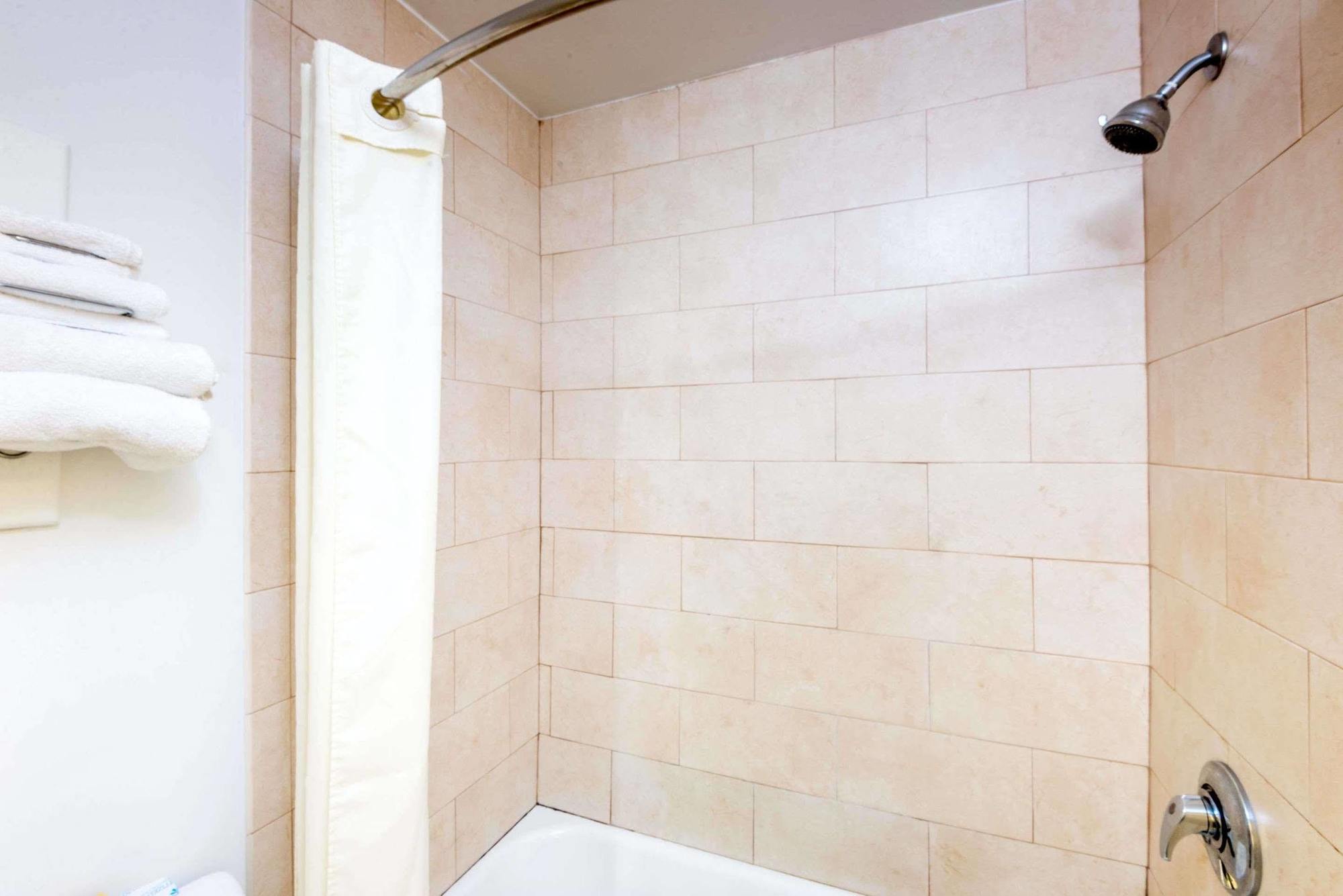 מלון Super 8 By Wyndham Watertown/Cambridge/Boston Area מראה חיצוני תמונה
