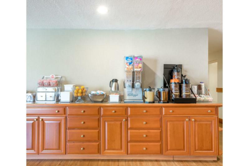 מלון Super 8 By Wyndham Watertown/Cambridge/Boston Area מראה חיצוני תמונה